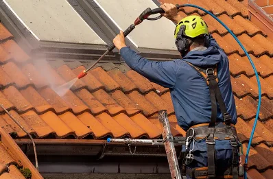 Démoussage et hydrofuge de toiture à Courtivron